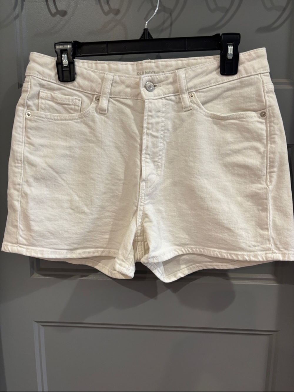 Old Navy White Denim Mid-Rise Women's Jean Shorts